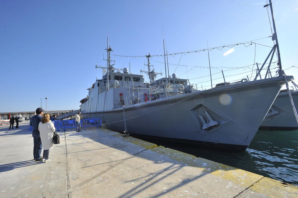 Cazaminas de la Armada Española atracan durante dos días en el muelle de Santa Pola