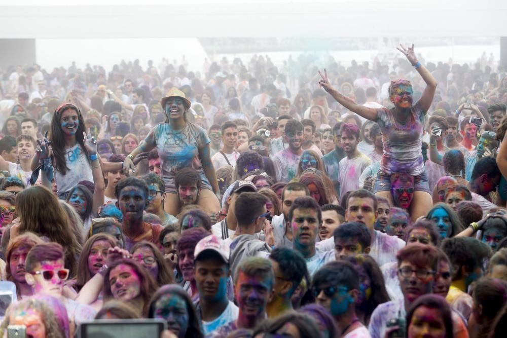 Holi Party en el Niemeyer