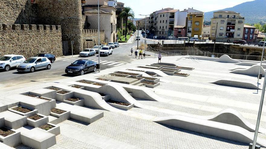 Nuevo cierre del parking del puente Trujillo de Plasencia