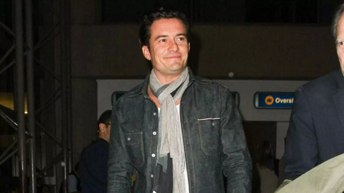 Katy Perry y Orlando Bloom juegan al despiste en el aeropuerto