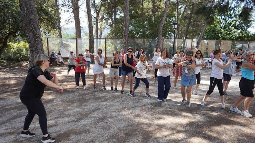 "Ontinyent camina" finaliza la primera edición con un centenar de participantes