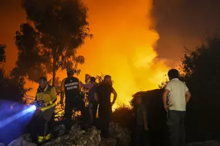 Activos dos nuevos incendios en los municipios de Forcarei (Pontevedra) y O Saviñao (Lugo)