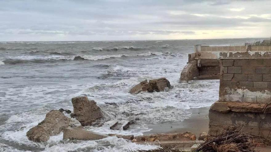 Los expertos apuestan por dunas y arrecifes, además de arena, ante temporales marinos cada vez más severos