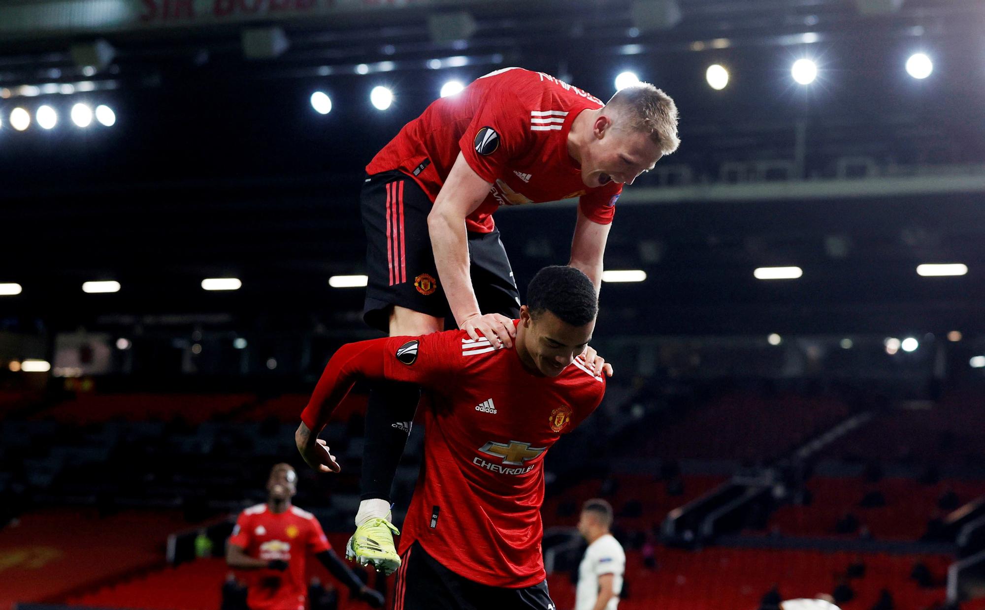 Los jugadores del Manchester United celebran uno de los goles de semifinales de Liga Europa
