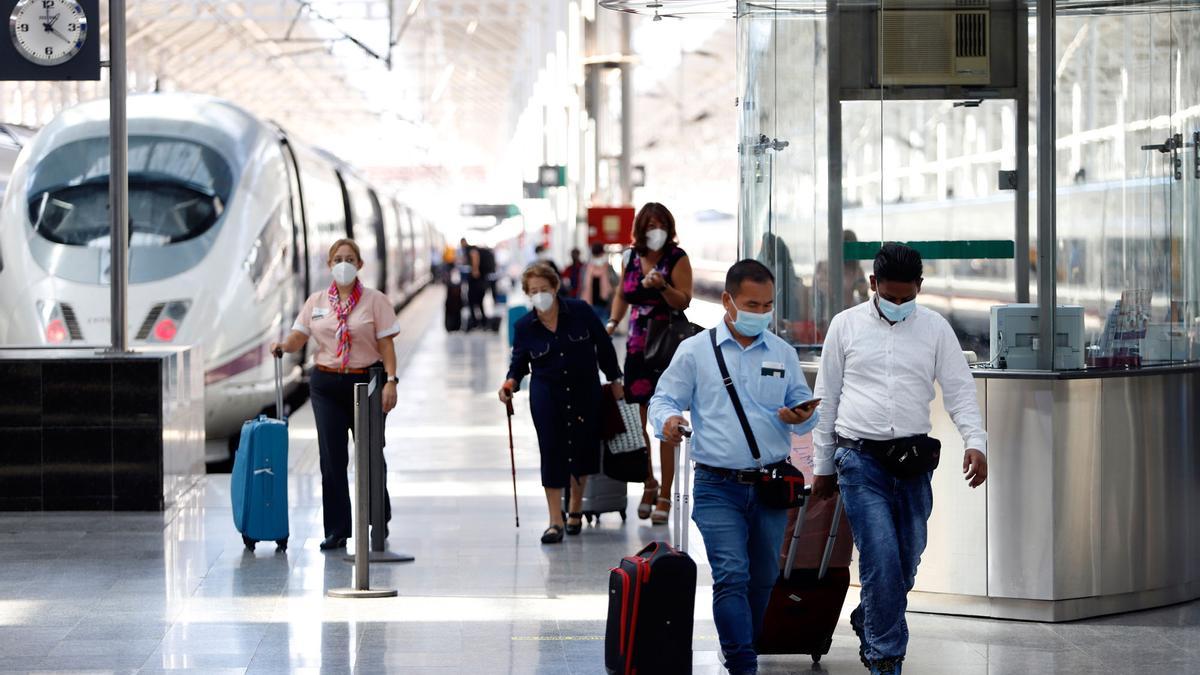 Llegada de un AVE a la estación María Zambrano de Málaga.