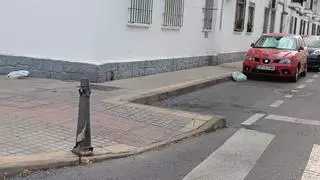 Los vecinos de La Antigua de Mérida, hartos de los comportamientos incívicos: "Tiran la basura por las ventanas"
