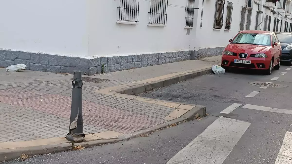 Los vecinos de La Antigua de Mérida, hartos de los comportamientos incívicos: "Tiran la basura por las ventanas"