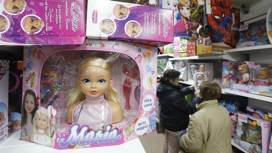 A las puertas de la Navidad... las niñas siguen siendo princesas y los niños superhéroes