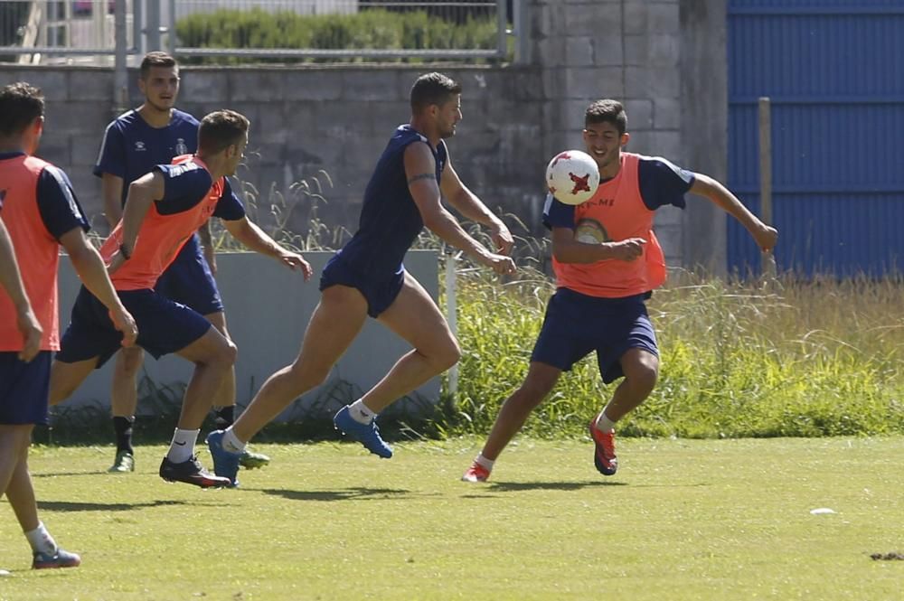 Entrenamiento del Real Avilés en el Suárez Puerta