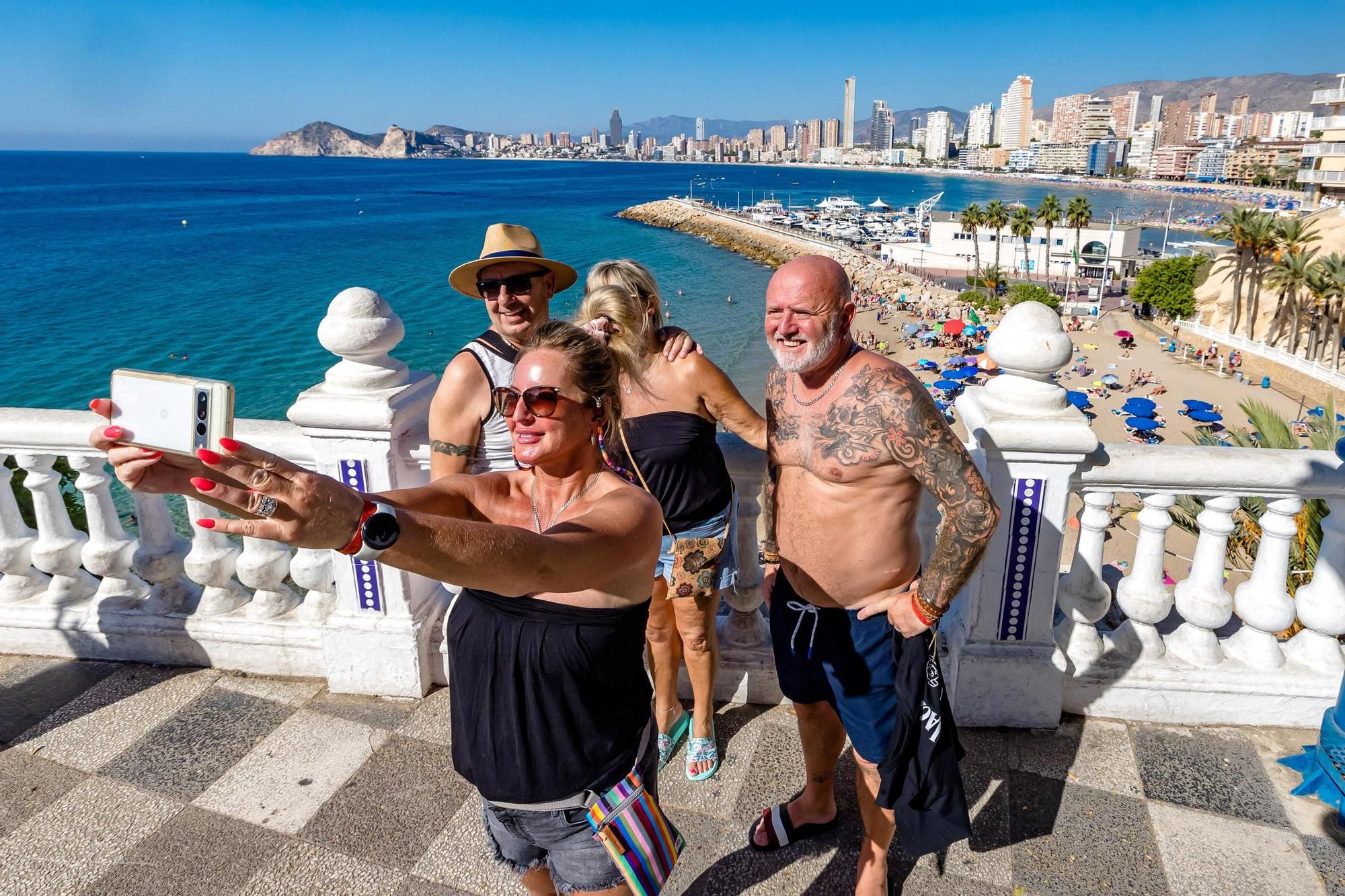 El buen tiempo llenará Benidorm en los días festivos.