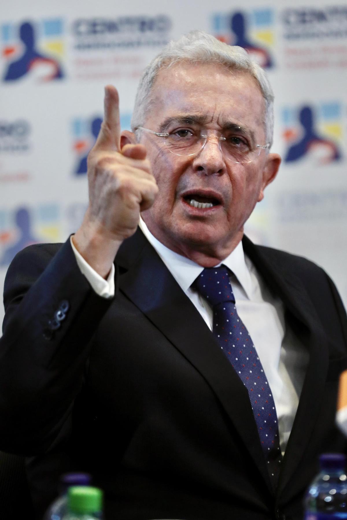 El expresidente Álvaro Uribe recibe una histórica condena