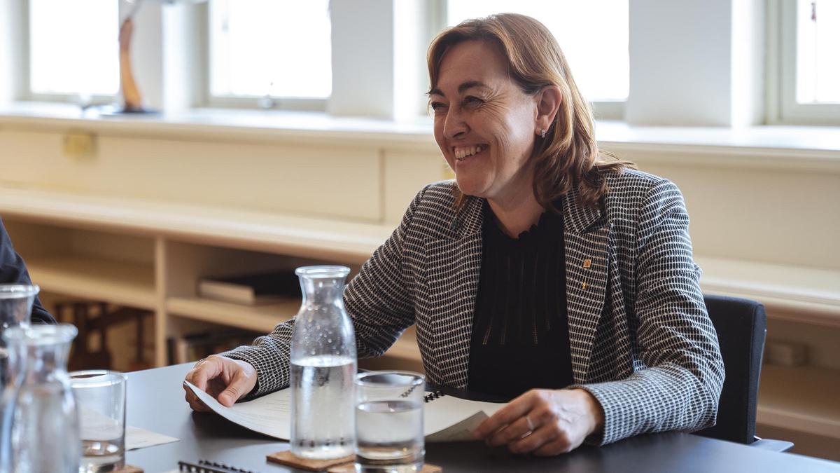 Sílvia Paneque, ahir, durant la reunió del traspàs.