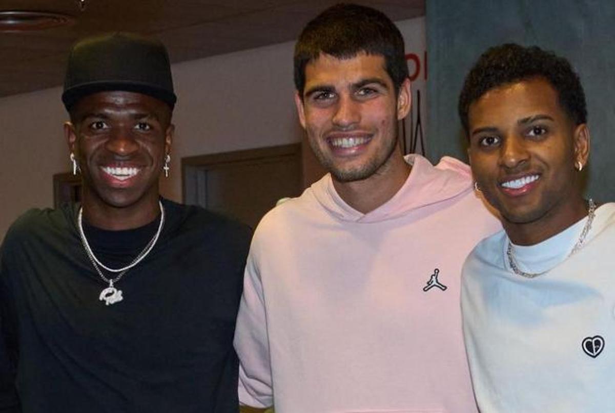 Carlos Alcaraz, junto a Vinicius y Rodrygo.