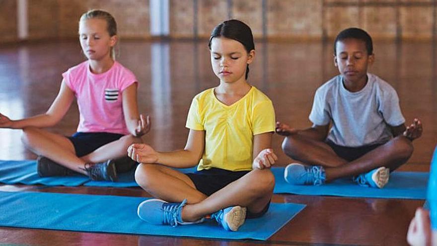 Doce beneficios del  yoga para los niños