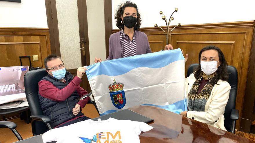 Raquel Carragal, de pie, en la recepción municipal de ayer. | // FDV