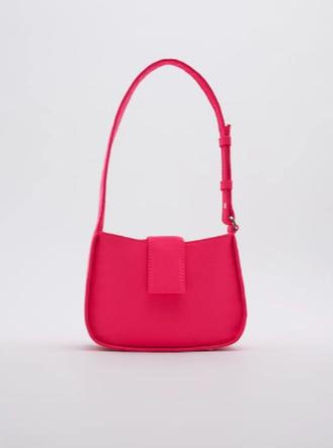 Bolso fucsia de las rebajas de Zara