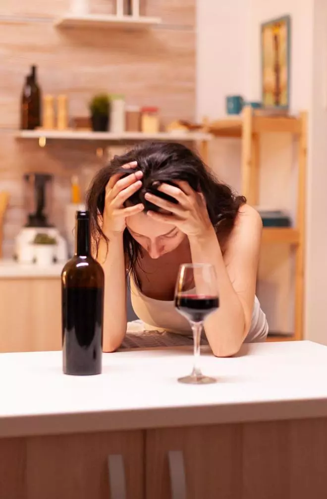 Abuso de alcohol y mujer: lucha contra la adicción y los estigmas