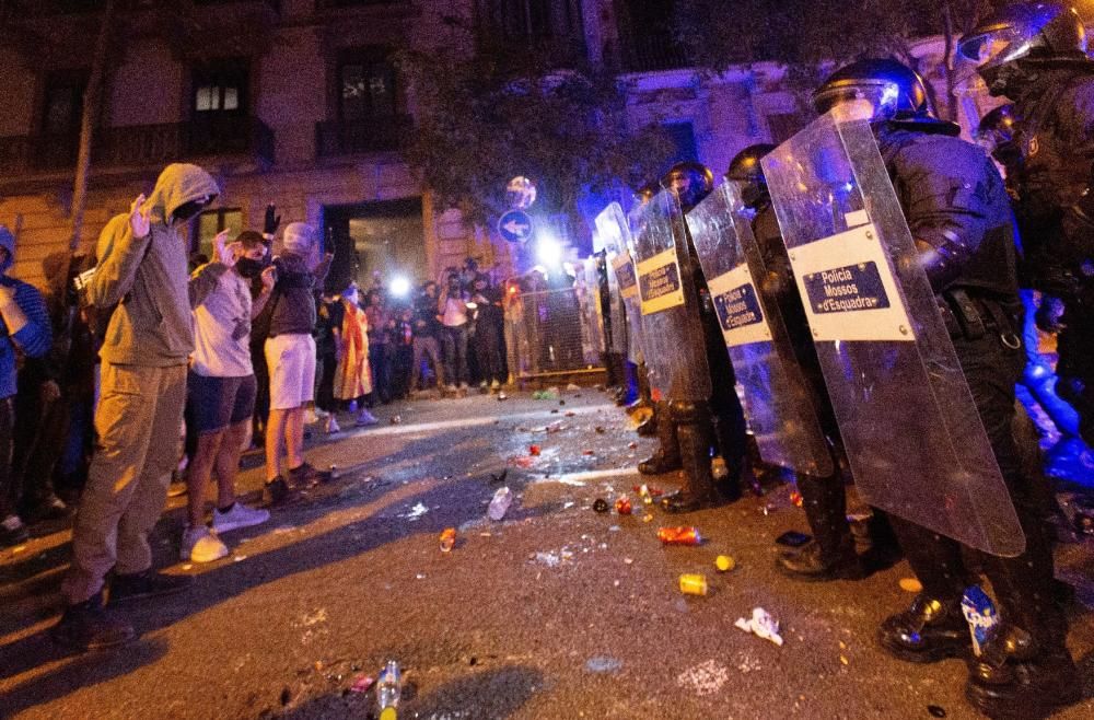 Concentració amb tensió i càrregues a Barcelona el 15-O