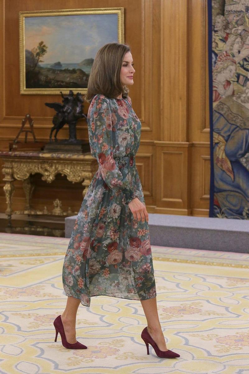 Doña Letizia con diseño de Zara floreado