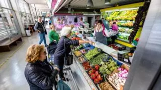 La cesta de la compra valenciana se moderó al 11,6 % en mayo pese al alza disparada de la fruta