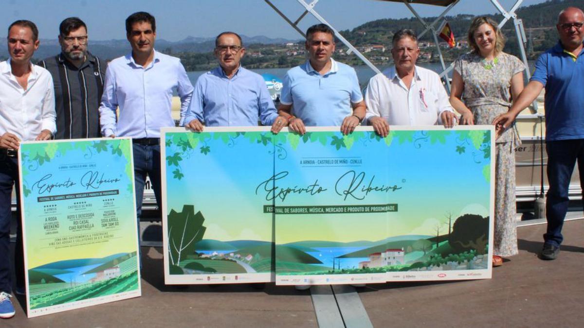 Las autoridades, en el Parque Náutico de Castrelo de Miño, durante la presentación.   | // FDV