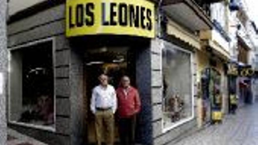 Bodas de oro del comercio Los Leones (I)