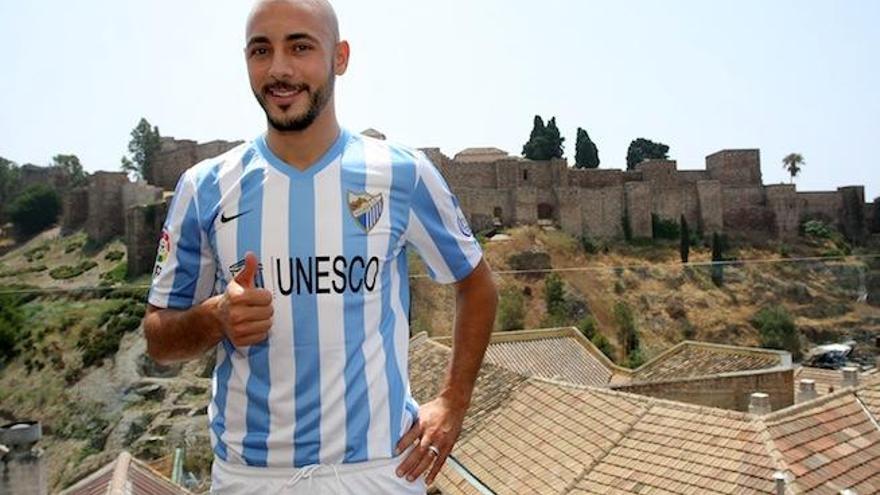 Amrabat, el fichaje más caro del Málaga este verano, durante su presentación.