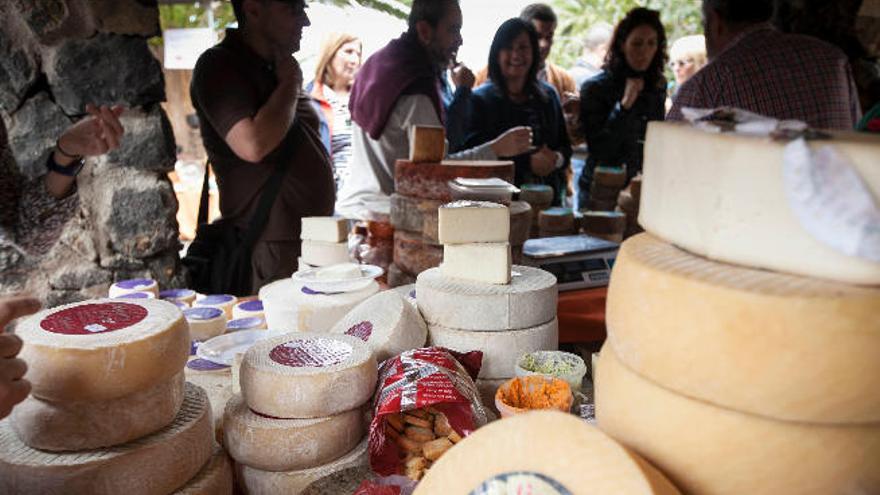 Industria reclama a Bruselas una rebaja de las ayudas al queso y la leche de fuera