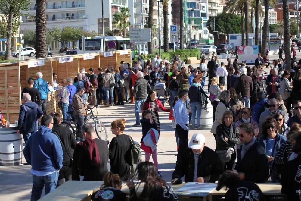 El Festivalet omple de ritme la platja de Roses