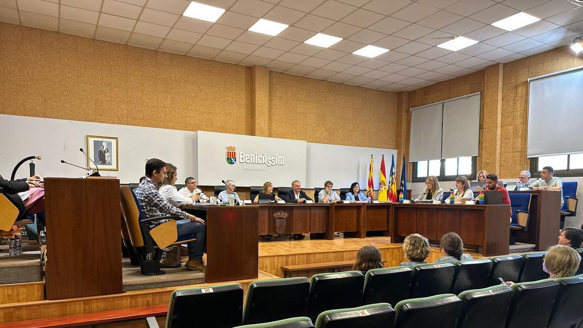 Imagen actual del salón de plenos de Benicàssim durante la celebración de una sesión con la corporación.