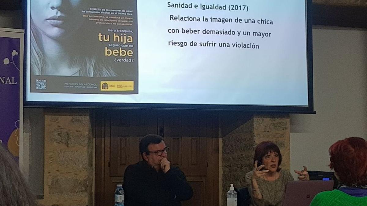 Los dos expertos durante el taller. | A. S.