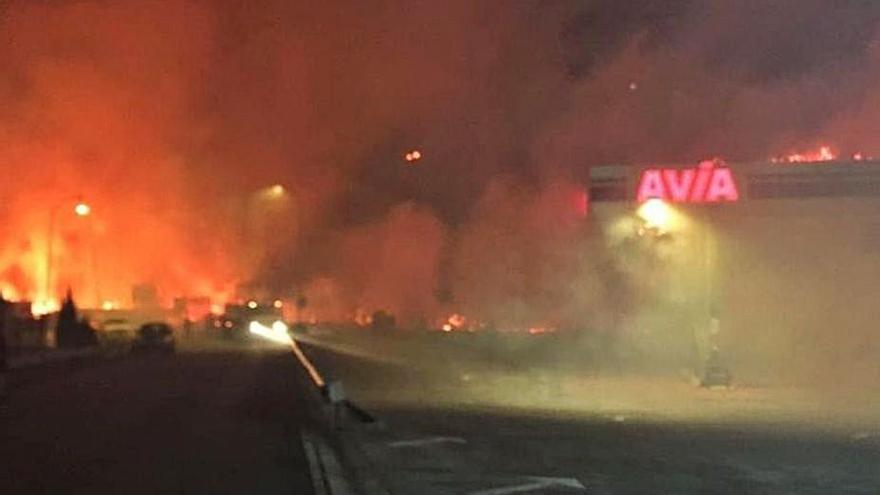 El incendio de Guadamía (Ribadesella), la noche del sábado al domingo. 