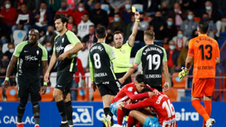 El Sporting se achica en Lugo y no pasa del empate