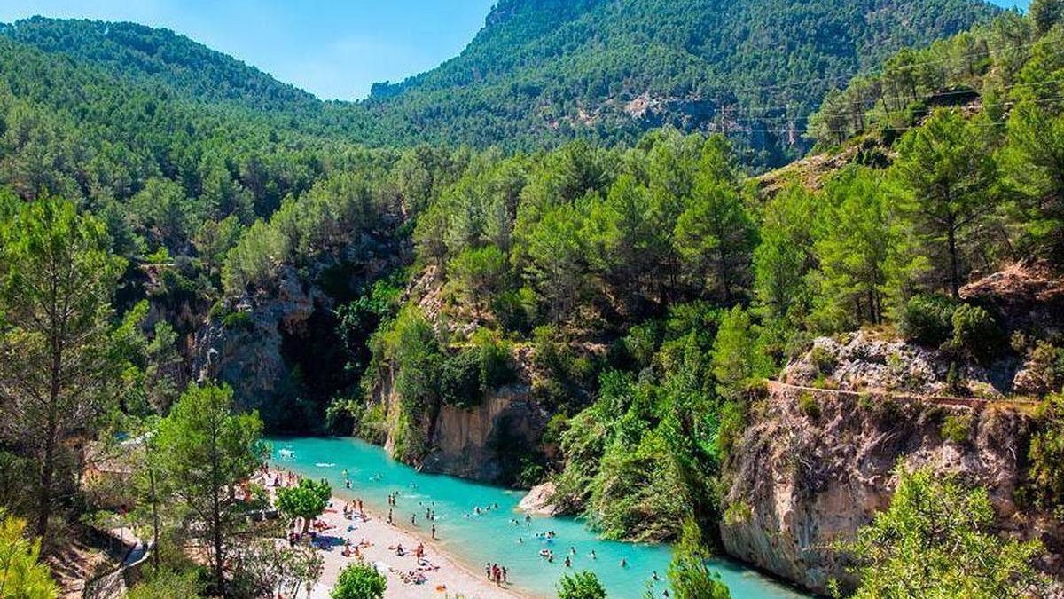 En Montanejos se encuentra uno de los lugares más visitados de la provincia durante el verano: la Fuente de Baños.