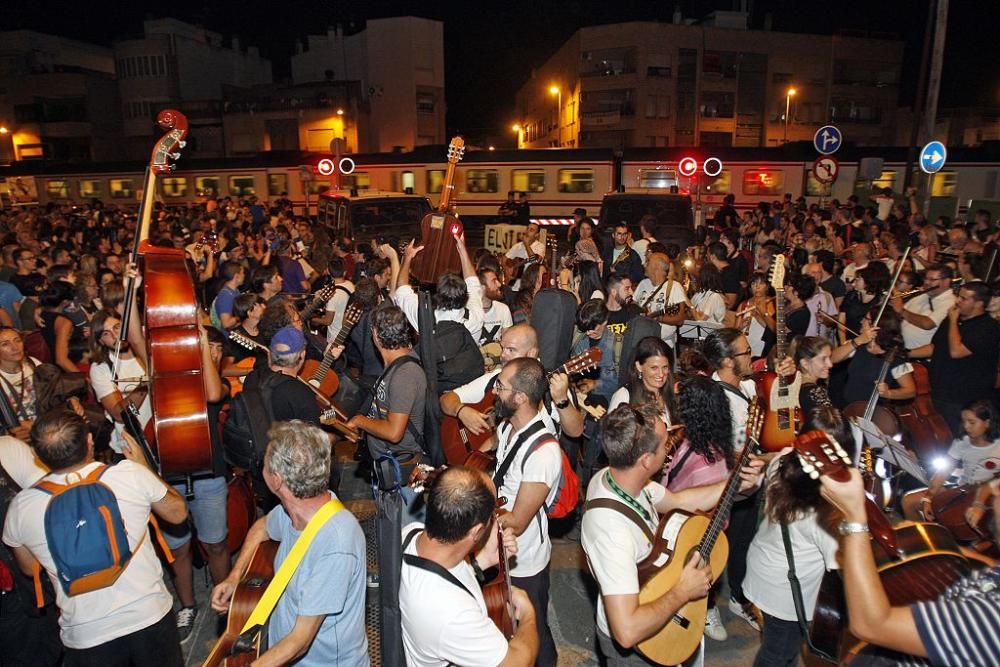 El muro de Pink Floyd suena por todas partes