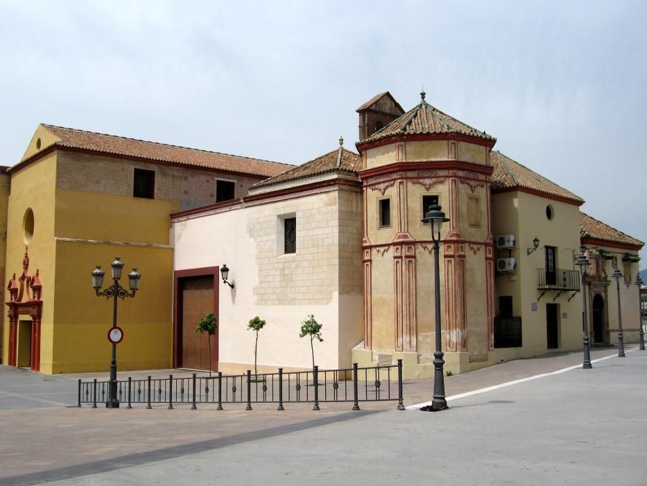 A espaldas de Santo Domingo se levantaba el palacio, asegura Medina Conde.