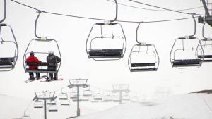 Una temporada d’esquí atípica al Pirineu: neu rècord però amb molts tancaments