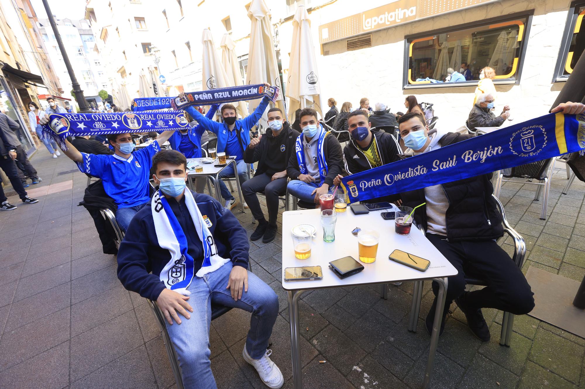 Ambiente en las calles de Oviedo por el derbi