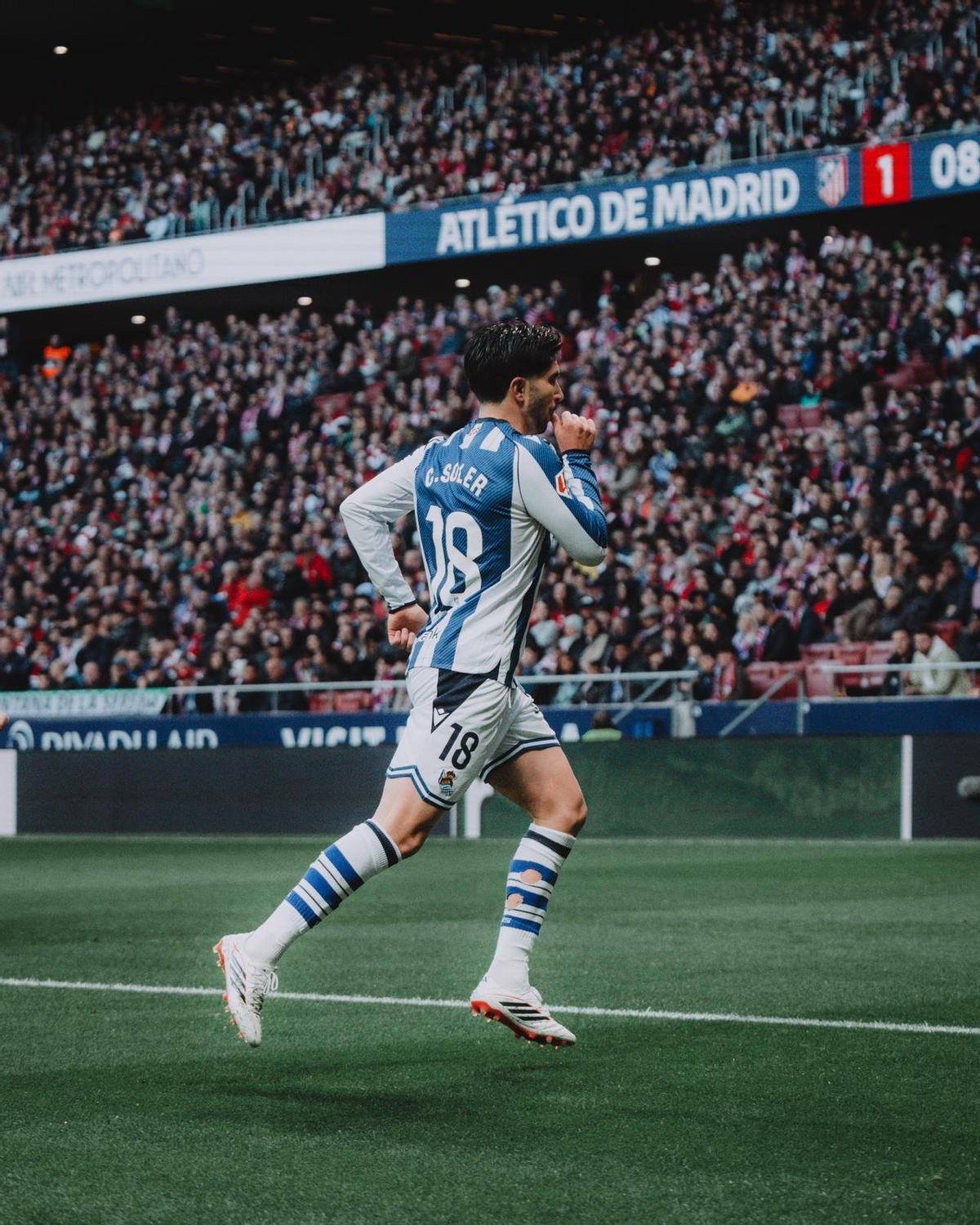 Soler dedica el gol a su hijo recién nacido.