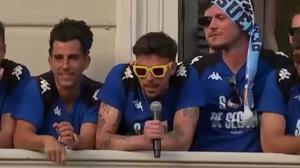 El comentado cántico del portero del Sabadell en la celebración de su ascenso a Segunda División