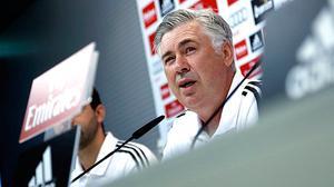 L’entrenador del Reial Madrid, Carlo Ancelotti, respon a les declaracions de ’Tata’ Martino sobre el fitxatge de Bale: No coneix bé el futbol europeu.