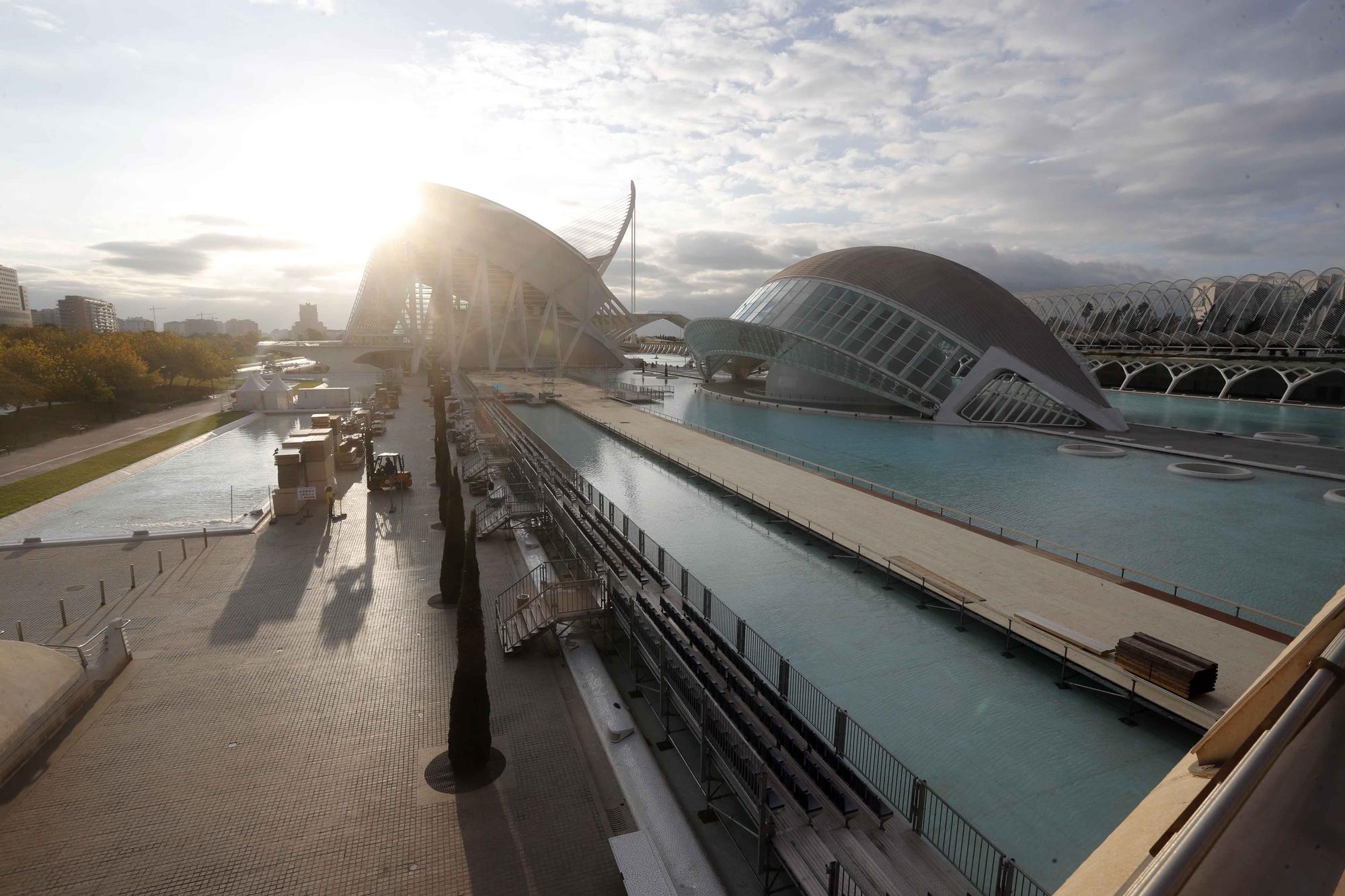 Así va el montaje de la nueva meta del Maratón Valencia Trinidad Alfonso