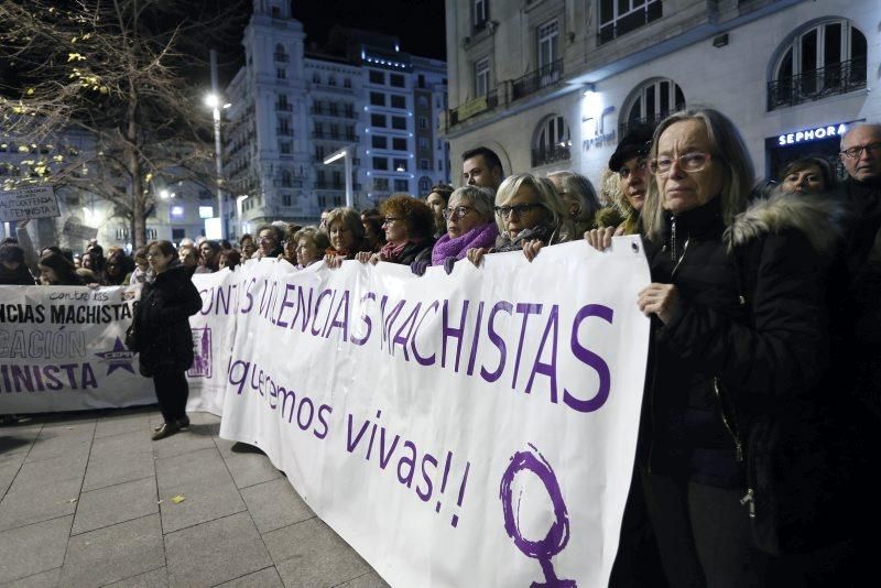 Concentración contra la violencia machista en Zaragoza