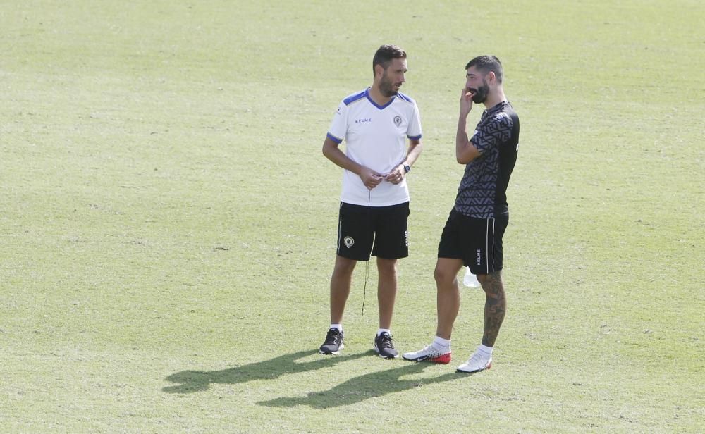 Lluís Planagumà dirige este lunes su último entrenamiento en el Hércules