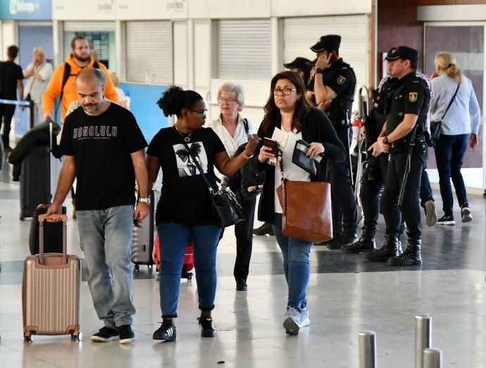 25/02/2020 AEROPUERTO. TELDE. Ambiente en el aeropuerto de Gran Canaria, dos días después de la suspencion de vuelos por la Calima.  Fotógrafa: YAIZA SOCORRO.  | 25/02/2020 | Fotógrafo: Yaiza Socorro