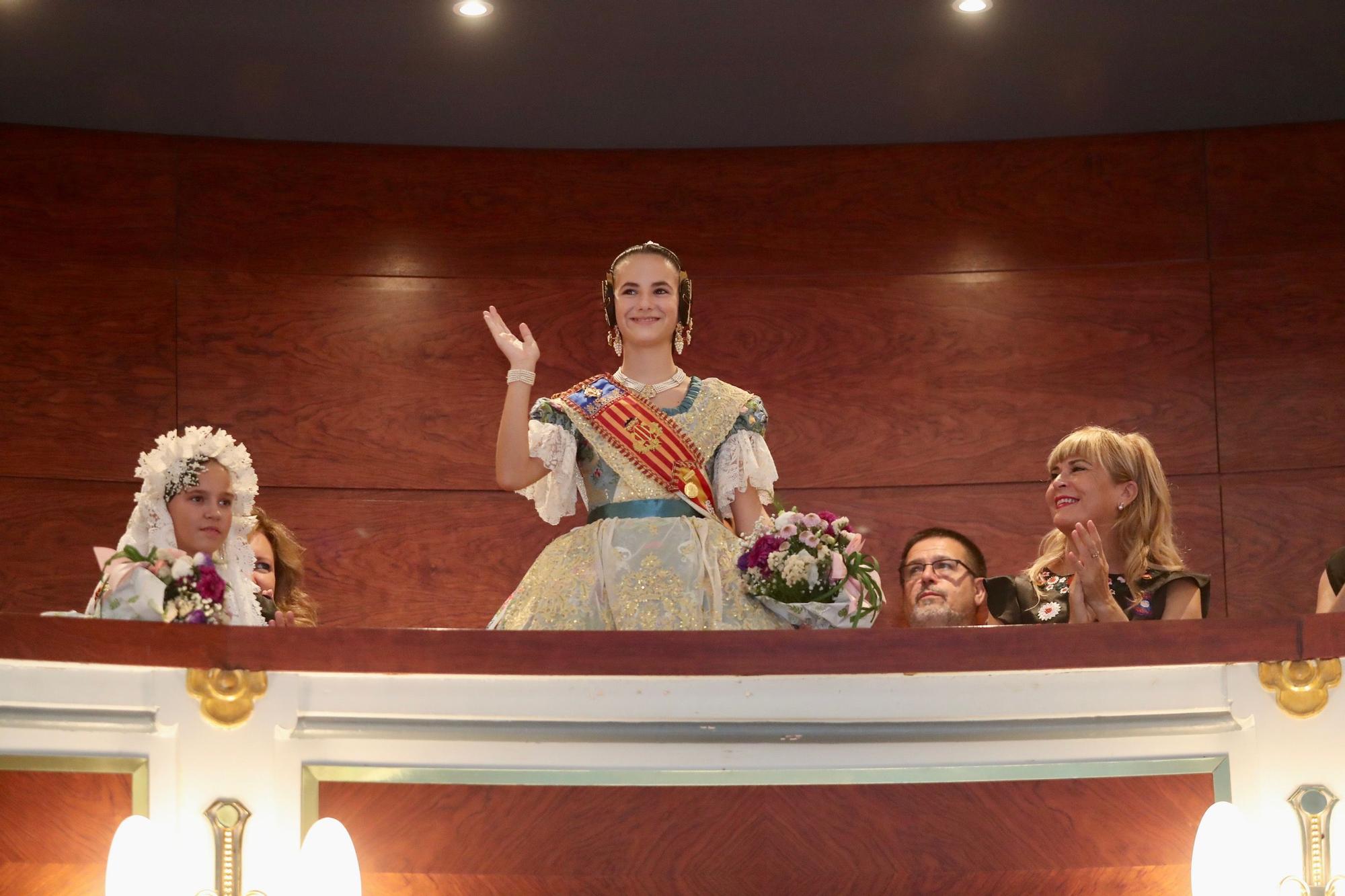 Imposicion de banda de la reina infantil de las Fiestas de la Magdalena, Alejandra Sáez Sisamón