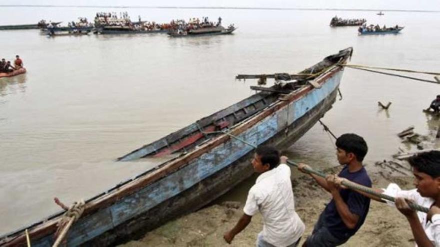 100 fallecidos en el naufragio de un ferry en la India