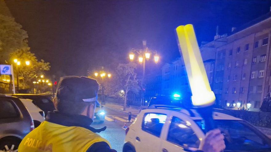 Detenido un conductor sin carné que se fugó de un control en Oviedo