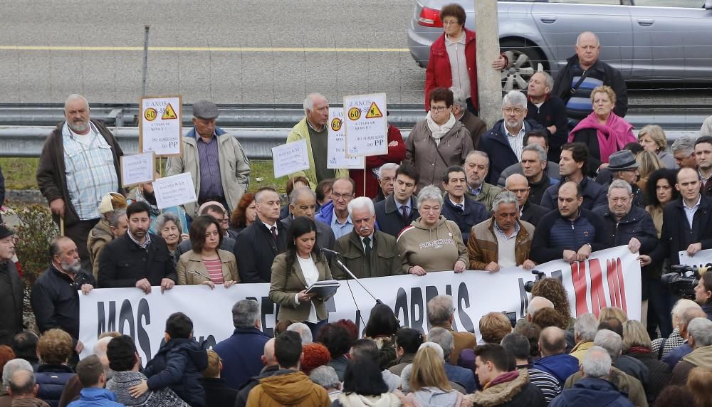 Mos se planta contra la paralización de las obras de la A-55 // R. Grobas