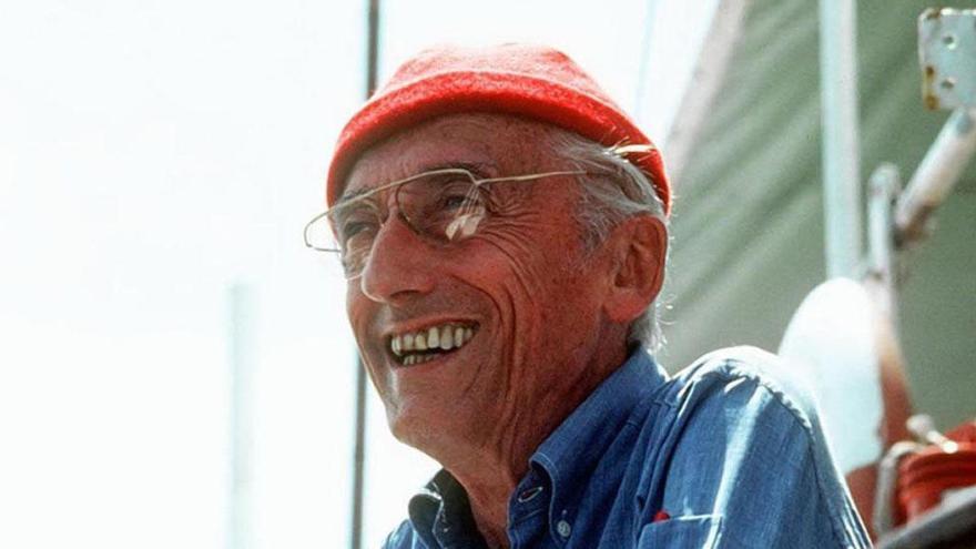 El icónico explorador de los océanos francés, Jacques Cousteau.